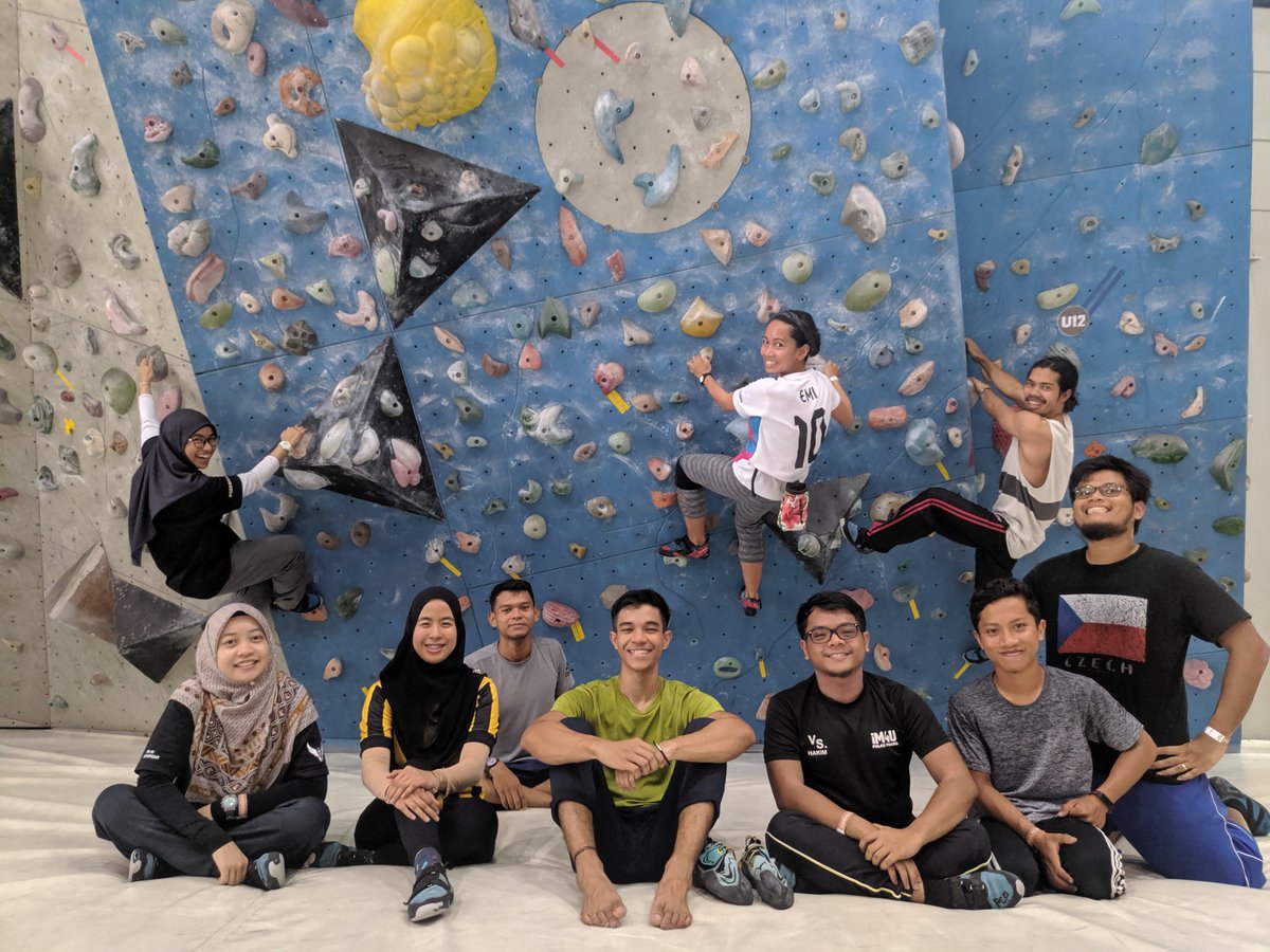 srmeets's tweet photo. Ape jadi last weekend?? 102 Basic Climbing session. Full house as usual. Memang kami buat dlm small group utk semua dpt hands on experience dgn @Addrian_ME , our instructor ! https://t.co/LVE7v6seaG