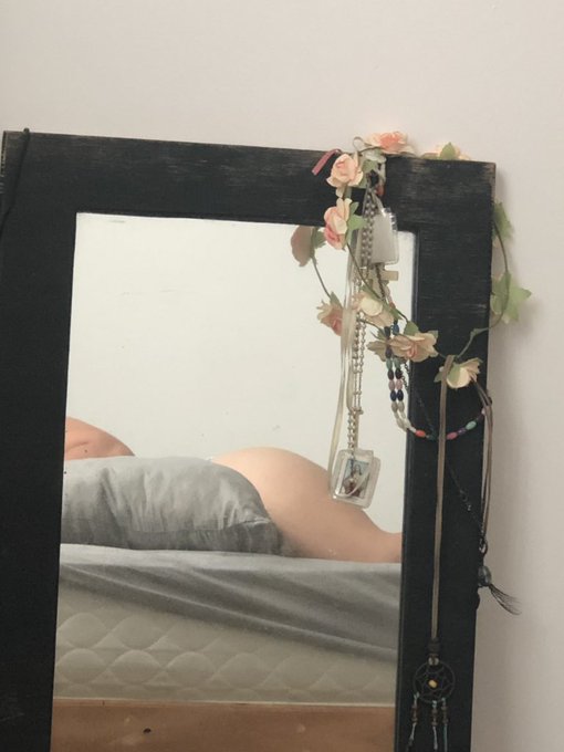 Watch ۶ৎ 𝒶𝓂𝑜𝓊𝓇 ۶ৎ's leaked NSFW photo on TwXstars