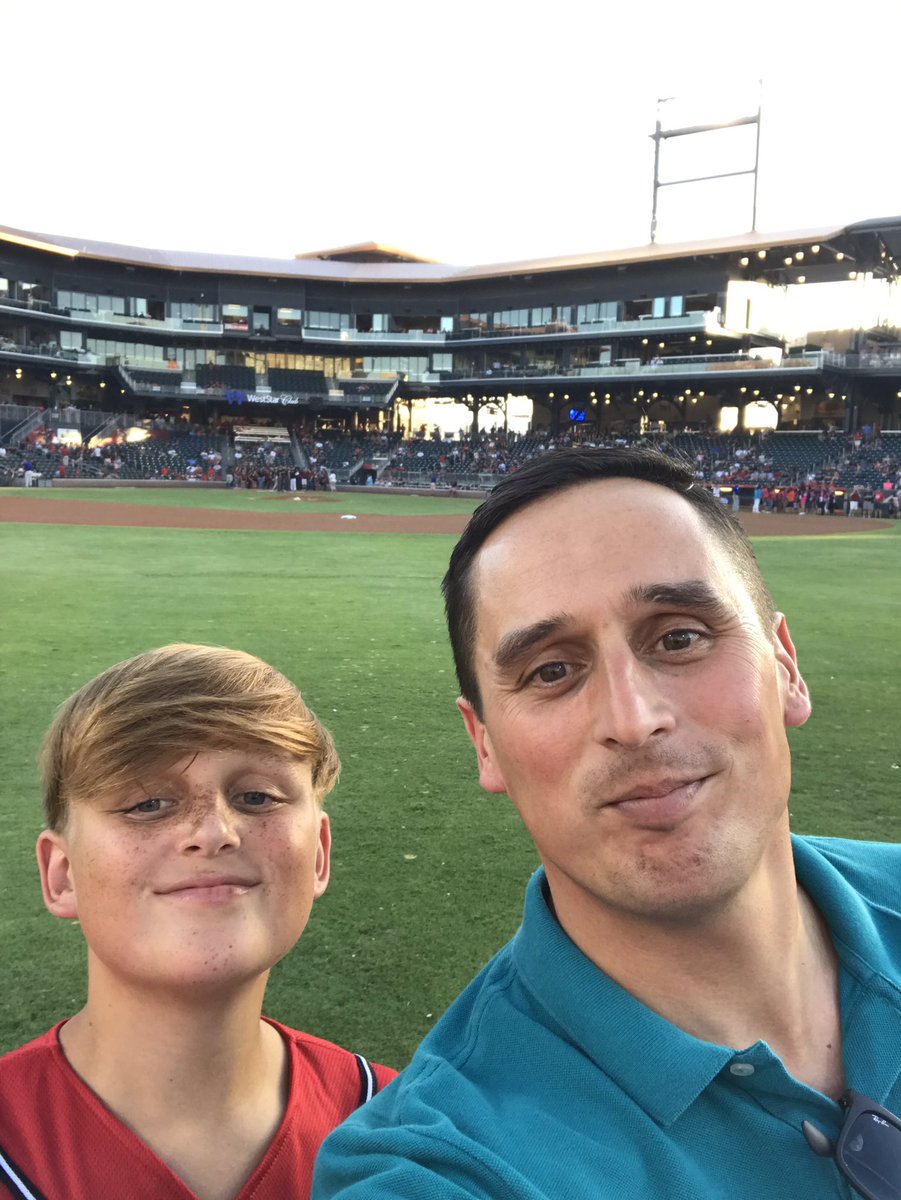 Morgan_tehn's tweet image. Proud moment to hold the Star Spangled Banner during the national anthem at the chihuahua game. #elpaso #usasma