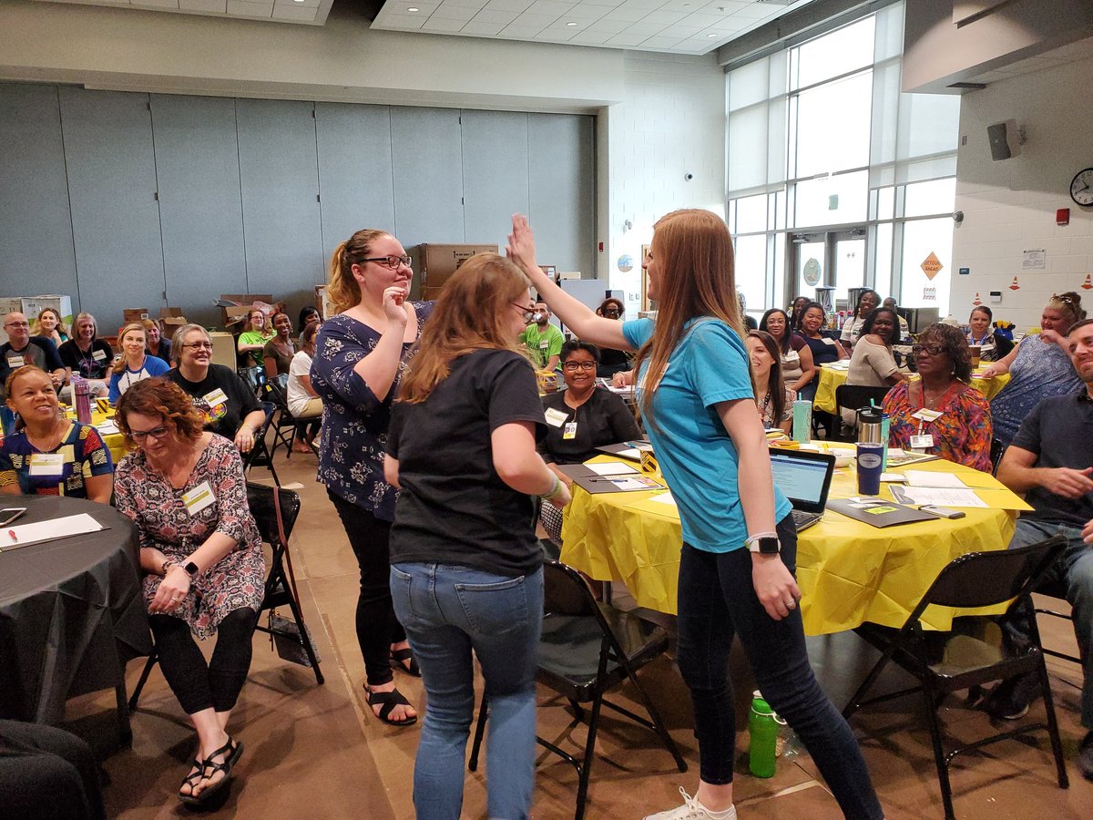 Billingsley_ES's tweet photo. Megan, Megan &amp; Maegan! Special name for special people! #BelieveInBillingsley #ExcellenceInTheMaking #BecomingBillingsley 💚💙🧡🐱 https://t.co/0Ved1lT4S2