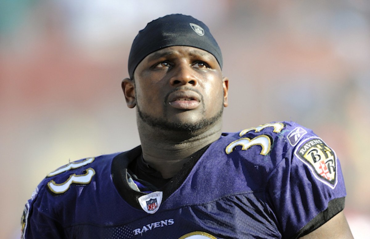 ComplexSports's tweet photo. Retired NFL player Le'Ron McClain pleads for league's help to "get my head checked": https://t.co/iBnbzOcg1O https://t.co/VOeK6fKPDz