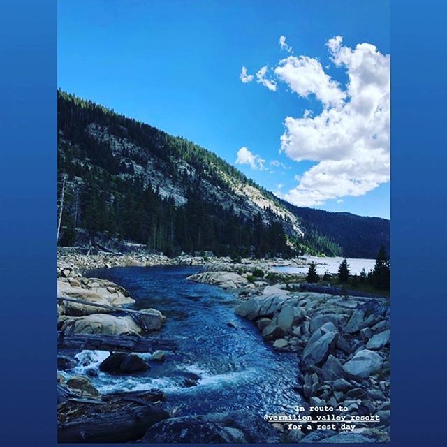 vvr's tweet photo. Back of the lake today and it is just gorgeous! Waning days of #sierrasummer 2019 are upon us but there is still some quality time to be had in the High Country. #yosemite #hikerresupply #lakethomasedison #thehighcountry #monohotsprings #highsierrapackst… https://t.co/ZxJpjBqmLv https://t.co/aFqCrUxUo5
