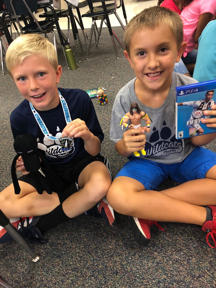 Started the year with a special read-aloud written by <a href="/AgentPenfold/">Alexandra Penfold</a> and illustrated by @skaufmanart that reminded us that All Are Welcome! We also brought in unique items for our Me Museums! It's true #allarewelcomein93! <a href="/CCSD93/">CCSD93</a> @missreedyreads #readaloudin93 #wtshines <a href="/sebastj3/">Joy Sebastian</a>