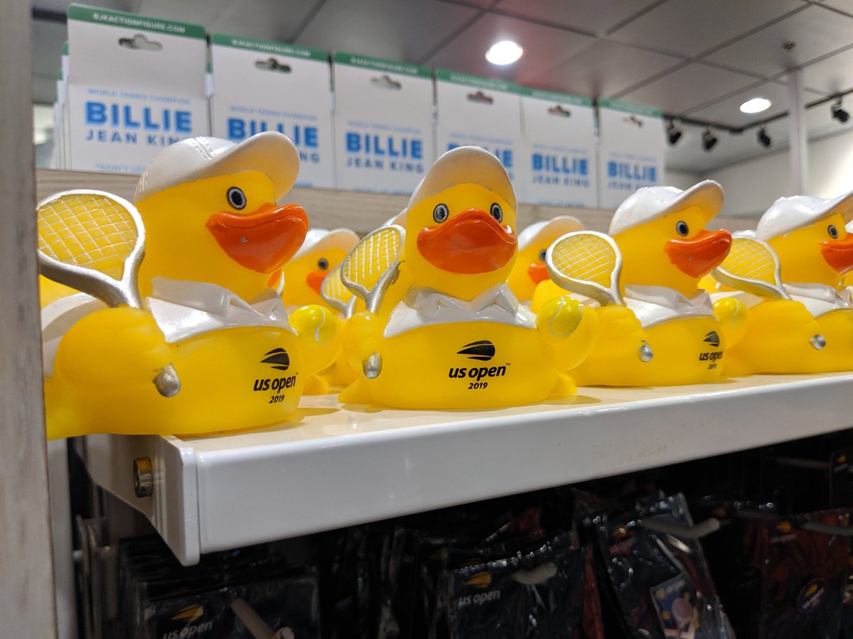 jadersx3's tweet photo. Ducky the Debugger went to the @usopen @MLHacks https://t.co/4uUj2fTYlT