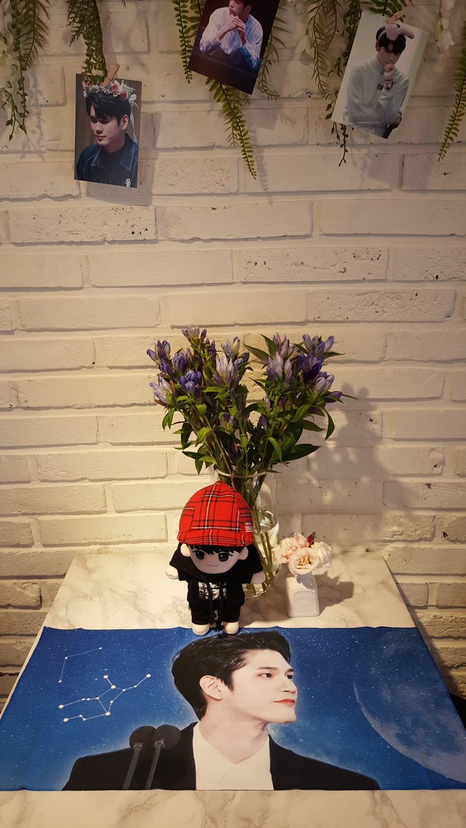 이곳은 러빈허 플라워카페
플라워카페라는 컨셉에 맞게 온통 꽂♡
(얼음도 꽃🌸)
성우랑 꽃에 파묻혀 행복했어요😍
카페알티이벤트에 당첨되서 슬로건도 받구
이게 왠복인가 싶어용~😘
<a href="/Narcissism_ong/">Narcissism</a> 님 예쁜이벤트 감사합니다.
#여름에_태어난_하나뿐인_성우 #옹성우