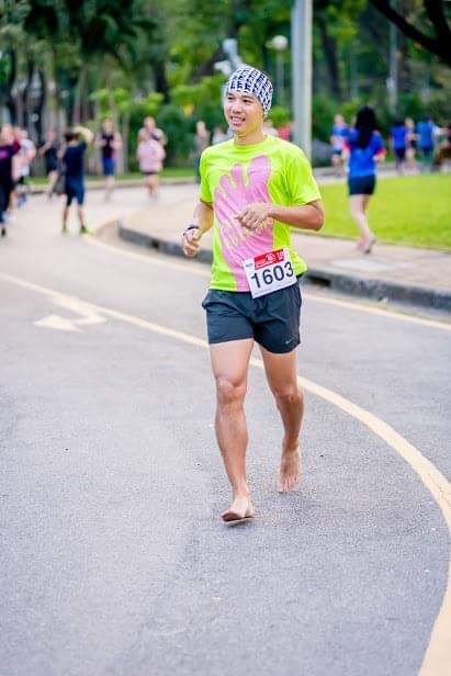 20km8's tweet photo. วันสบายๆ
#วิ่ง20kmให้เป็นขนม
#วิ่งเท้าเปล่า
#รองเท้าหาย
#running
@Vibram5Fingers
#vibramfivefingers https://t.co/uUJDBXNUPp