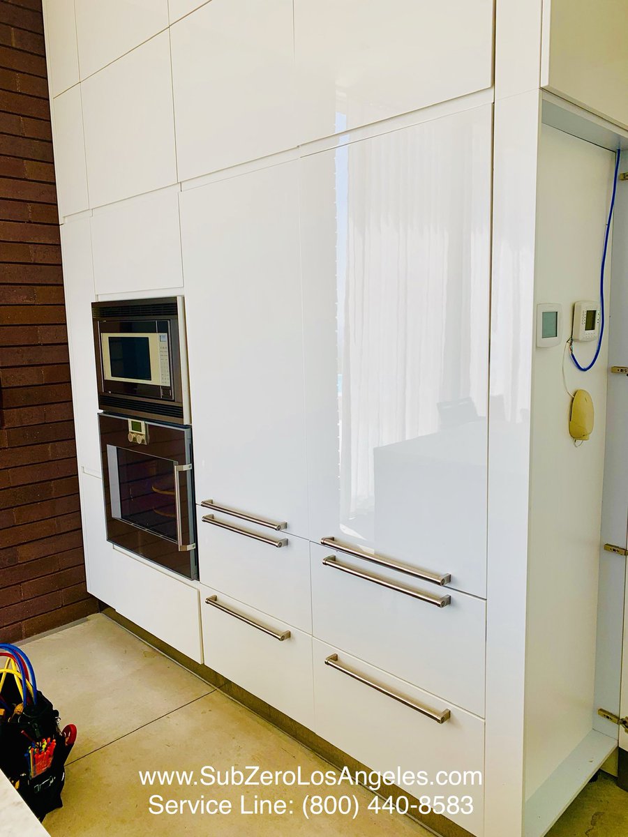 SubZeroService's tweet image. Our work: Stylish #SubZeroRefrigerator #700TC model, repaired in #BeverlyHills area. #Freezer defrost problem is fixed. Working just great now.
Book your Sub Zero refrigerator repair service appointment online or call us at (800) 440-8583