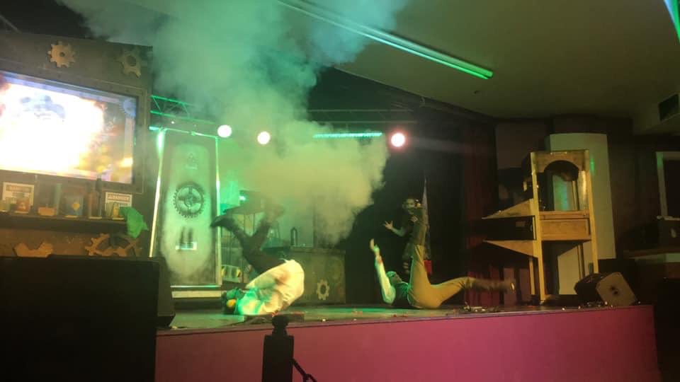 MrJamesGeorgiou's tweet photo. Last performance in Wales 🏴󠁧󠁢󠁷󠁬󠁳󠁿 today then the final 2 in Somerset! Where has this tour even gone! #actor #tour safe to say the show has been pretty explosive! https://t.co/qf5h4j0jdZ