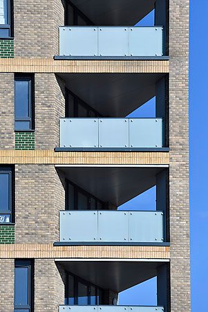 HuntersLondon's tweet photo. Good to see Mizen Heights in #ColliersWood embedded into the local area. Hunters acted as the #ClientAdviser and #PrincipalDesigner delivering #affordablehousing in @Merton_Council. Over 50 flats #homes in South West #London. @LQHomesMatter https://t.co/CwAmLs39qY