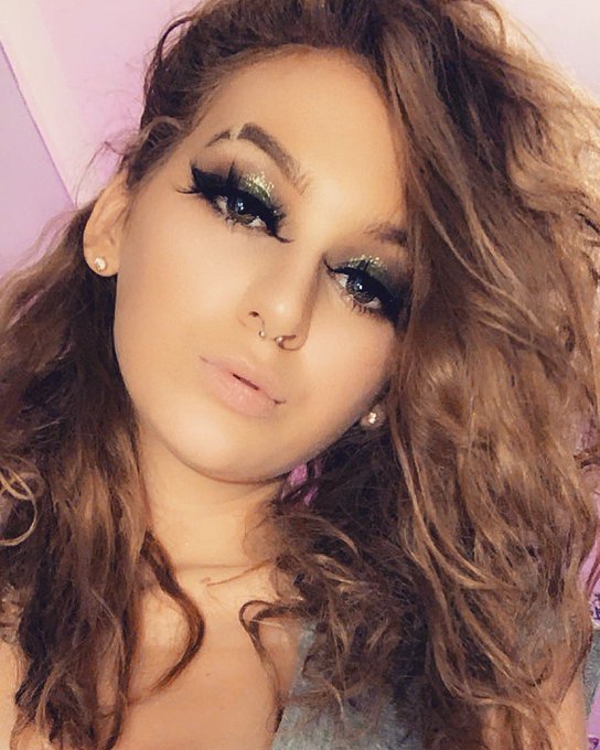 damn I really be pretty as hell and under appreciate it 😭 https://t.co/ulhCCqthKS<a href="/tag/weedcrushwednesday"class="tags"><span>#weedcrushwednesday</span></a>