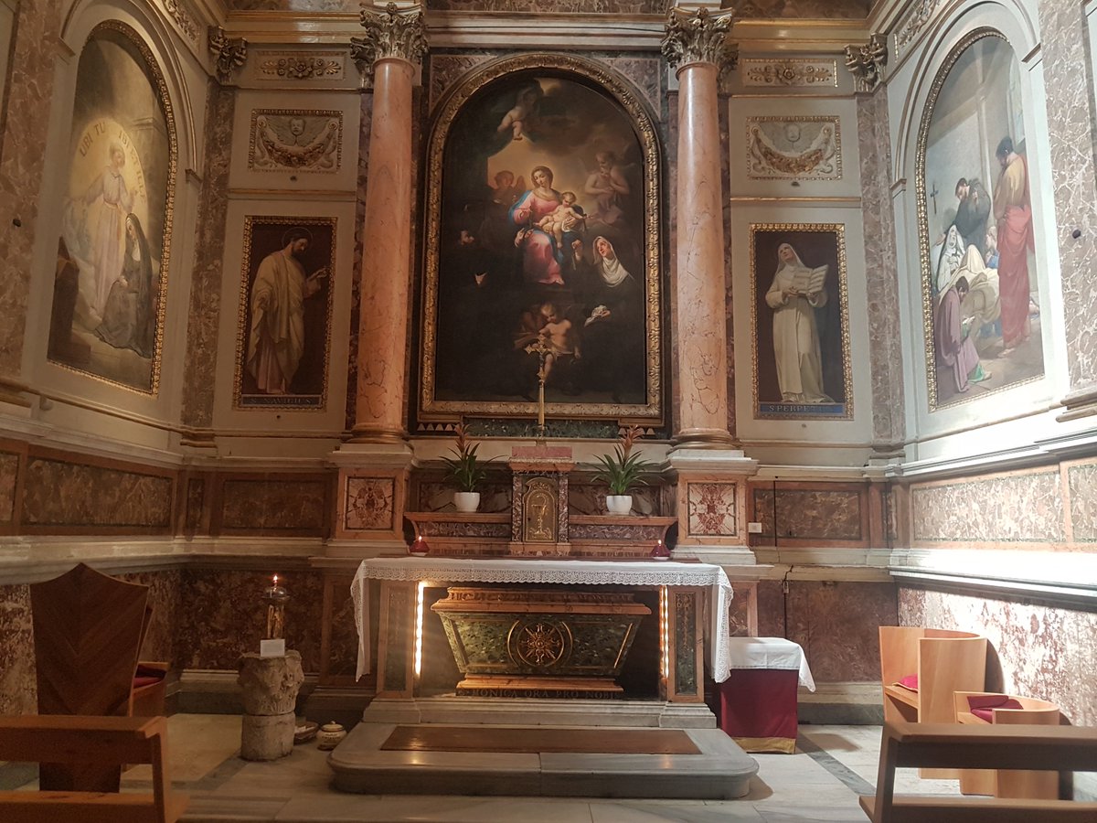 AssomptionEu's tweet photo. Nous rappelons aujourd’hui, 27 août, la mémoire de sainte #Monique (332-388). En images, une icône écrite par Marice Satiola (Australie) et trois photos de la sépulture de sainte Monique à l'intérieur de la Basilique Sant'Agostino in Campo Marzio à Rome https://t.co/deQHZrhdsK