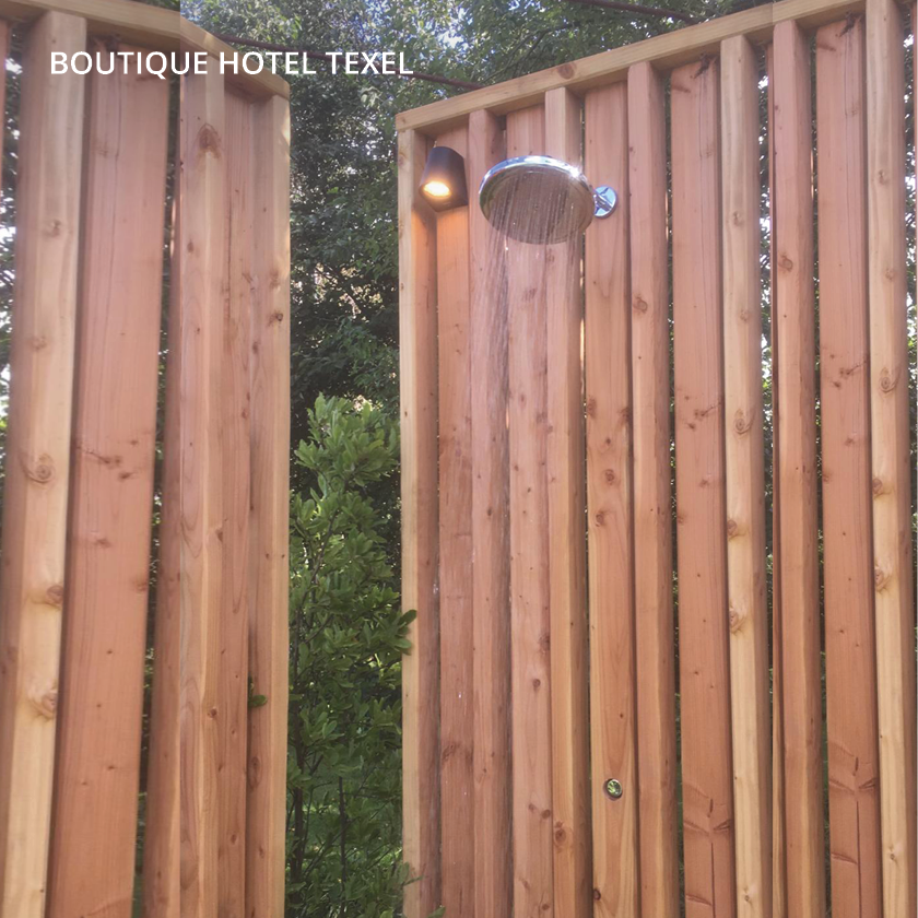 Oh zo zaaaalig: poedelen in de openlucht. 💦 Heb je onze nieuwste spa feature al uitgeprobeerd?