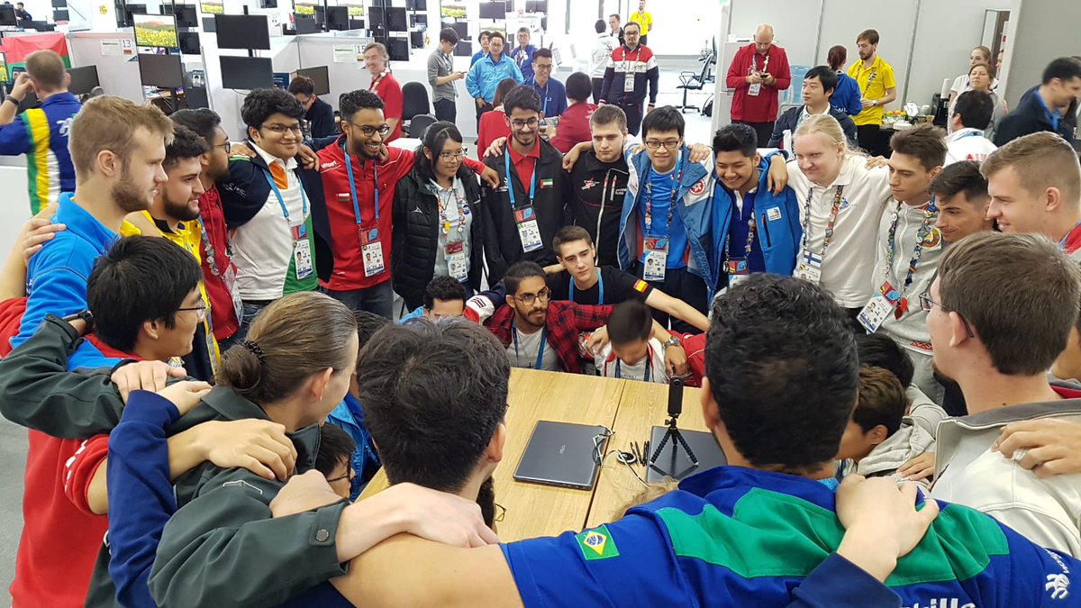 centrosanvalero's tweet photo. Hoy se clausuran los #WorldSkillsKazan2019 tras cuatro intensas jornadas de competición. Una experiencia increíble que no olvidará David Franco Sánchez y que ha permitido poner en valor la Formación Profesional, promovida desde @centrosanvalero. #GrupoSanValero https://t.co/kiJ5GdBPam