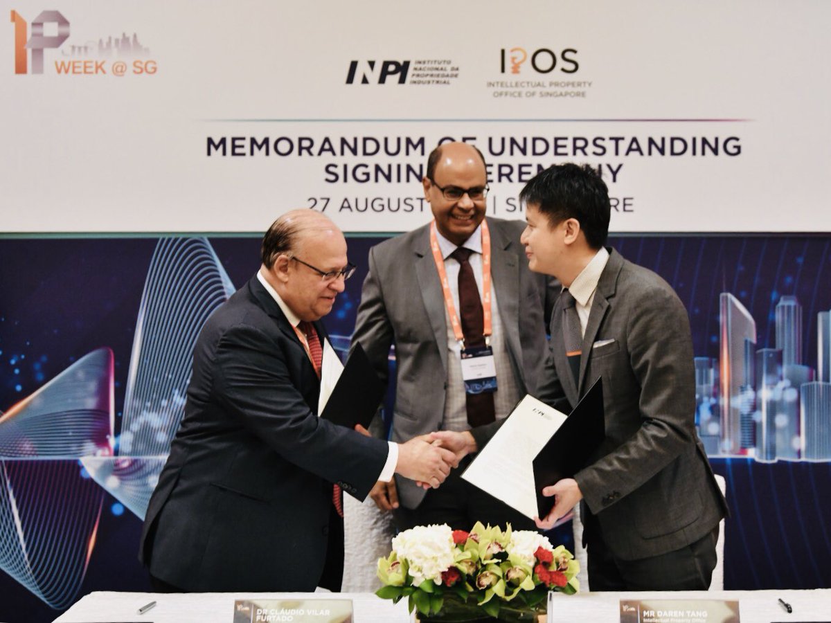 ipofficesg's tweet photo. We inked an MOU with Brazil’s National Institute of Industrial Property @inpibrasil to facilitate innovative enterprises from both countries to protect & commercialise their IA & IP thru 🇸🇬 and 🇧🇷. #iposIPWeek #IPBeyondBorders https://t.co/GdDXHxQ1Nz