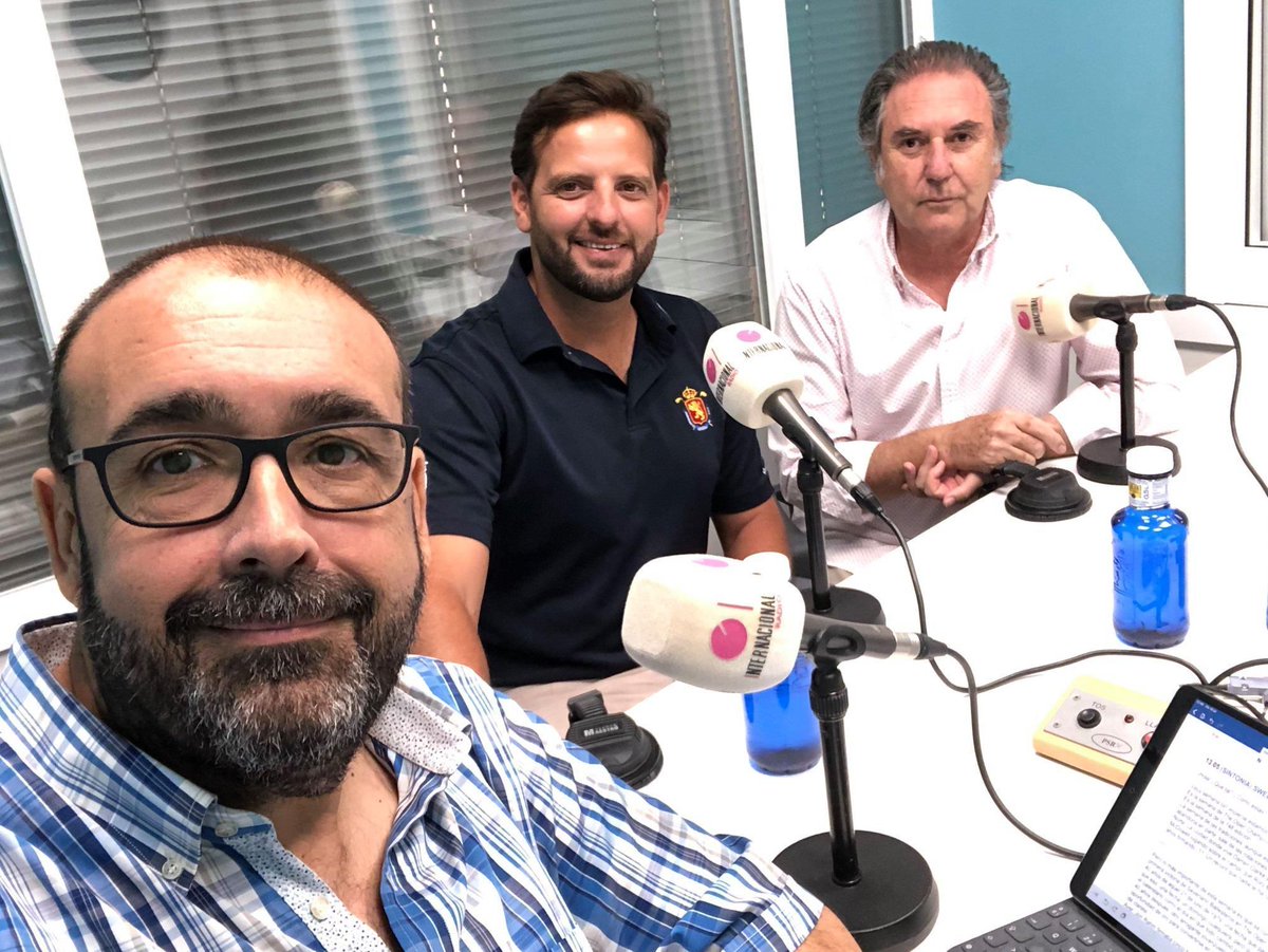 RockGolfFM's tweet photo. #RockNGolf 🎸⛳️ de #Verano | En el penúltimo programa de la temporada se lo llevaron los que mantienen nuestros campos representados, como no, por David Gómez https://t.co/soD0Q2LkBX https://t.co/p0xBX4LwSe
