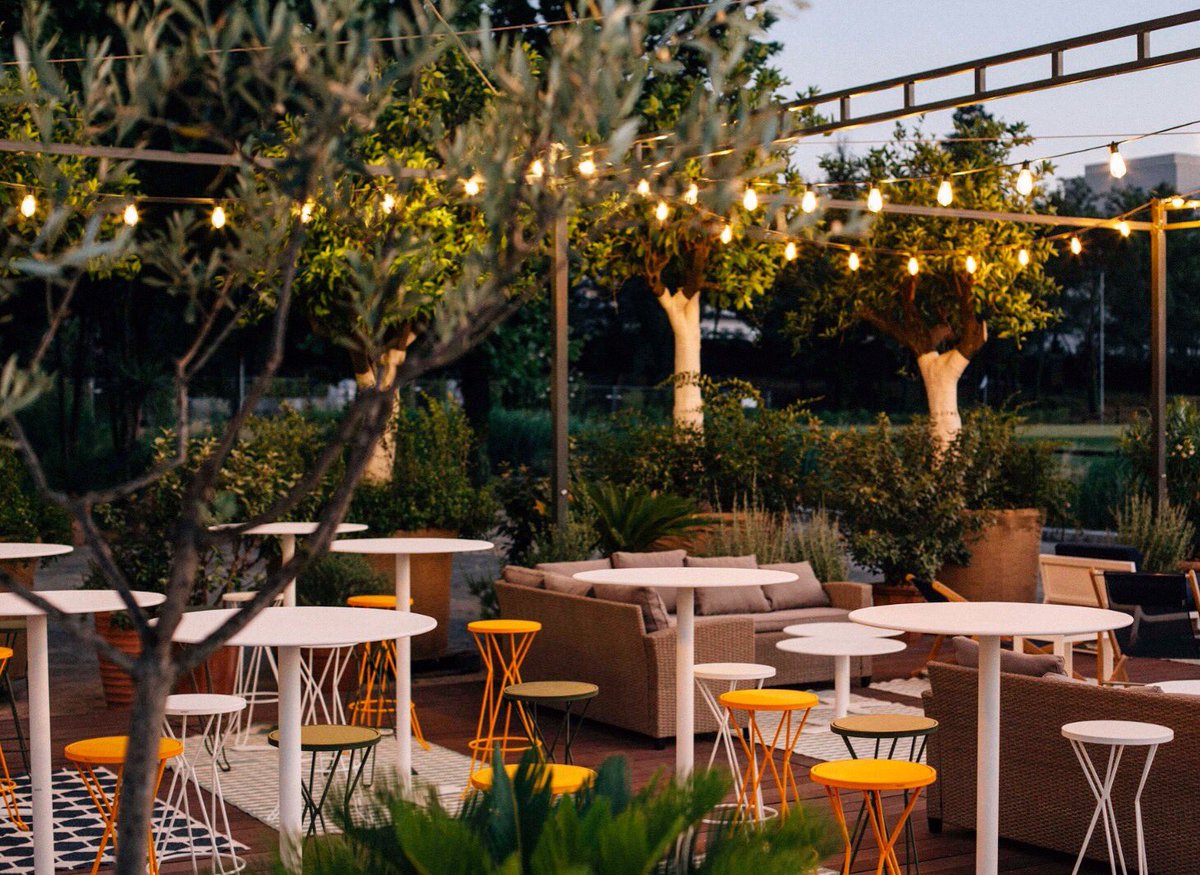 isi__mar's tweet photo. Working on monday? In places like this coworking in Montenegro, it’ll be much more enjoyable!
MADRID stools and GENOVA tables in White Ibiza and Natural Honey.
Projetc by BIOFILICO and SPAI BARCELONA.
#iSiMAR #coworking #outdoor #MADRIDcollection #GENOVAcollection https://t.co/0AfNP6hCfW