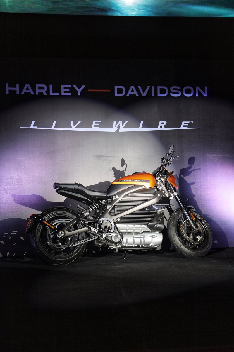 ExploreWithRoy's tweet photo. The gorgeous @HarleyIndia #Livewire finally unveiled!
@harleydavidson @RoseateHouse #10yearsofHDIndia https://t.co/8Y53dt6iR7