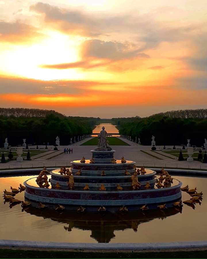 parisvisites's tweet photo. On le reconnaît : le parc sous une lumière versaillaise... unique ... #Paris #France #Versailles #histoire #jardin #patrimoine #tourisme #travel @CVersailles @Versailles https://t.co/TJtbBlV80v