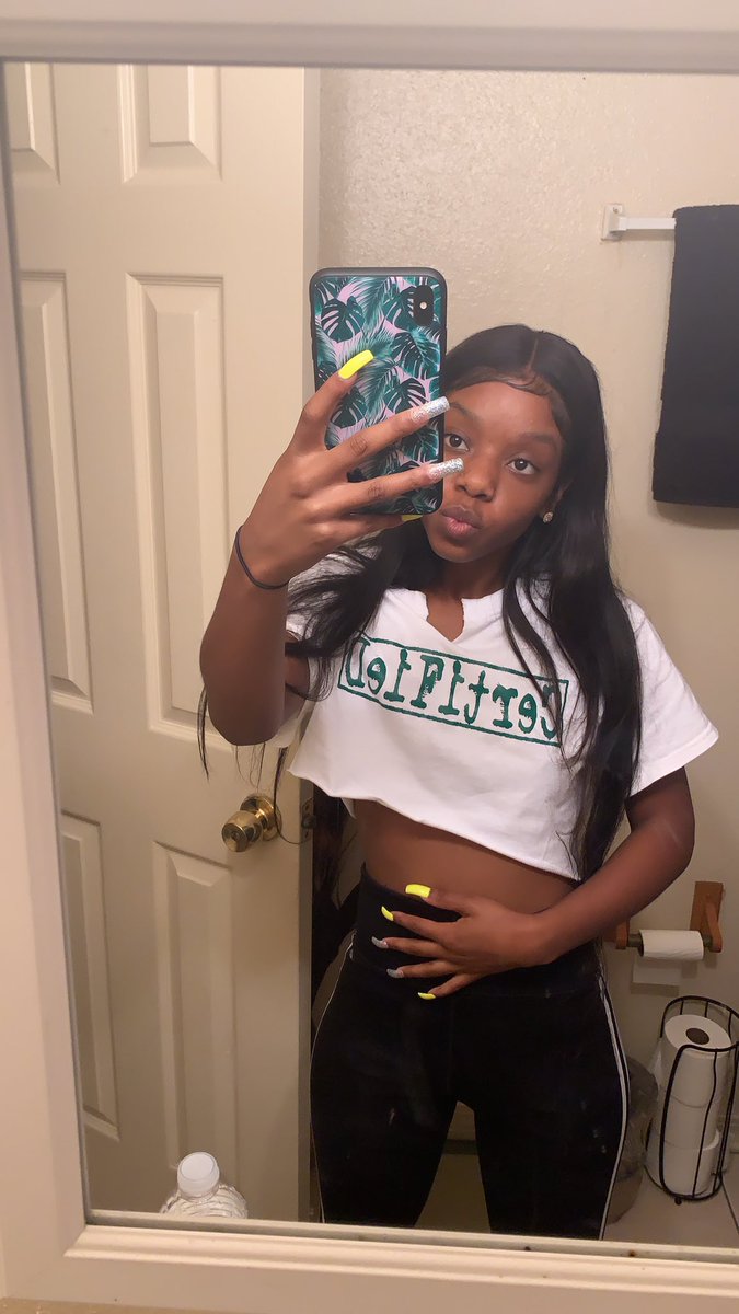 kiara_moniquee's tweet image. Got a whole lot of options cause you know a bitch poppin 💋