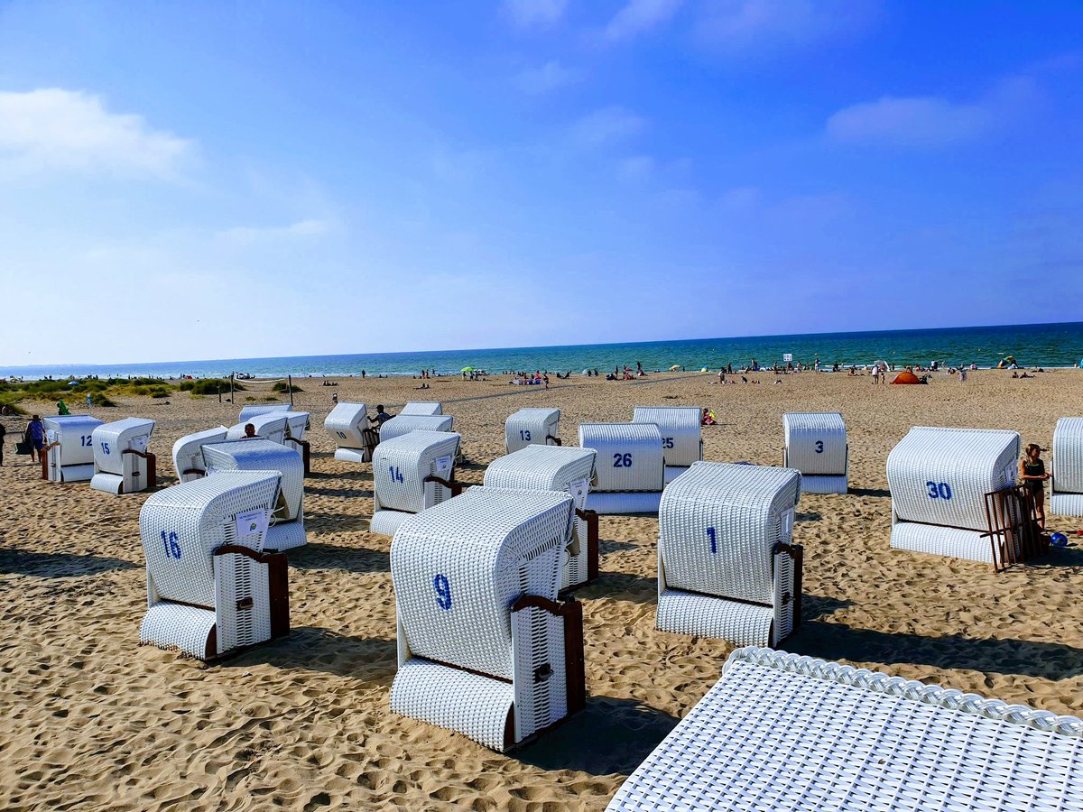 AmicoDenis2's tweet photo. Sympa les corbeilles de plage... https://t.co/WaA6AjR0x4