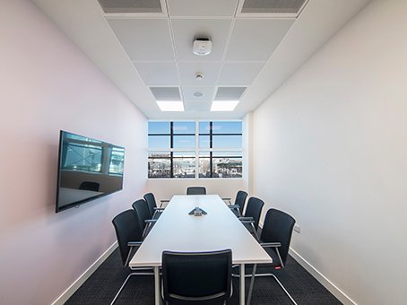 Regus Heathrow tweet media