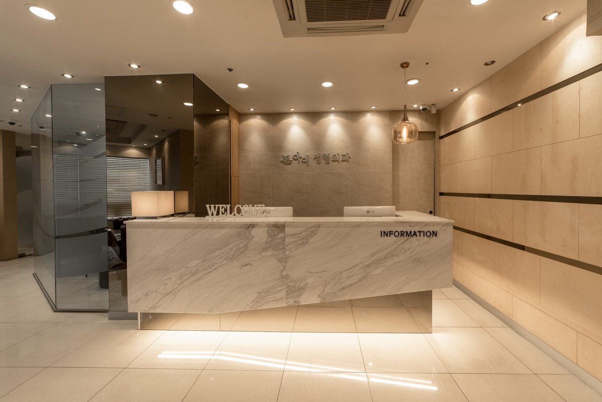 BoneeyePlastic's tweet photo. 🏥Hour & Information
❤️Mon to Fri : 10am - 19pm
❤️Wed & Sun : Closed
❤️Sat : 10am - 17pm
#Eyes #Nose #FacialContour #AntiAging #BodyContour
We do care for our patients' value and their needs andwe will try out best to make them happier.
#Koreanclinic #boneeye #Gangnamsytle https://t.co/3YEtpr74MR