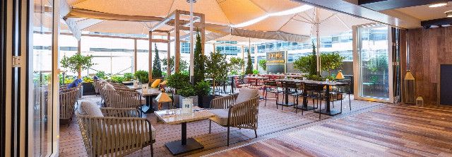 DesignBaseline's tweet photo. What a joy to work for Jamie Oliver's restaurant in Hong Kong. The objective was to create a cozy yet classy atmosphere.
#Lighting #LightingDesign #JamieOliver #Restaurant #Restaurants #RestaurantBusiness #LightingDesigner #LightingDesigners #LightingDesignStudio #DesignStudio https://t.co/uXHzXyVzms