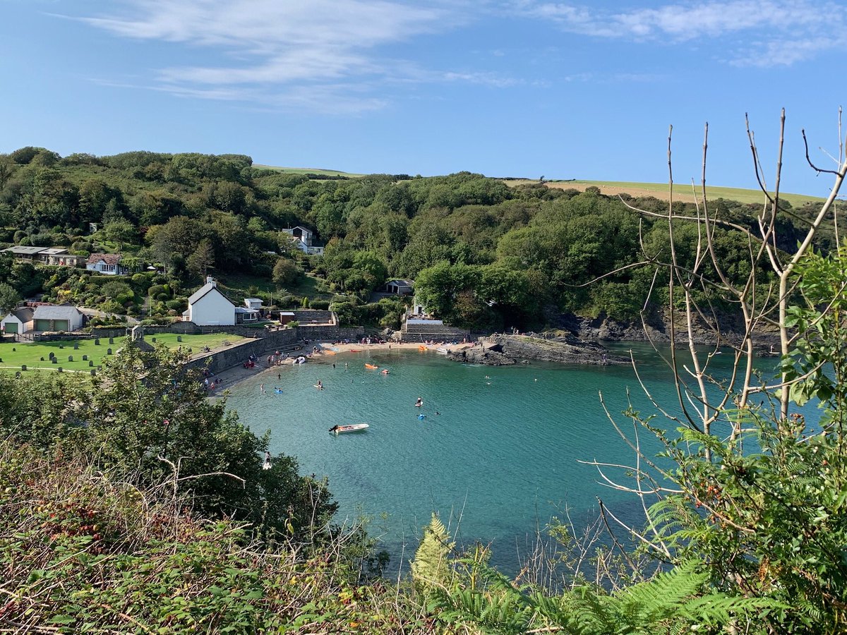 Hentyllaeth's tweet photo. #summer on the beaches both to the left and right of #Aberfforest #Pembrokeshire - beautiful #NewportPembs and #CwmYrEglwys from @Hentyllaeth https://t.co/AdBUXjjDRp