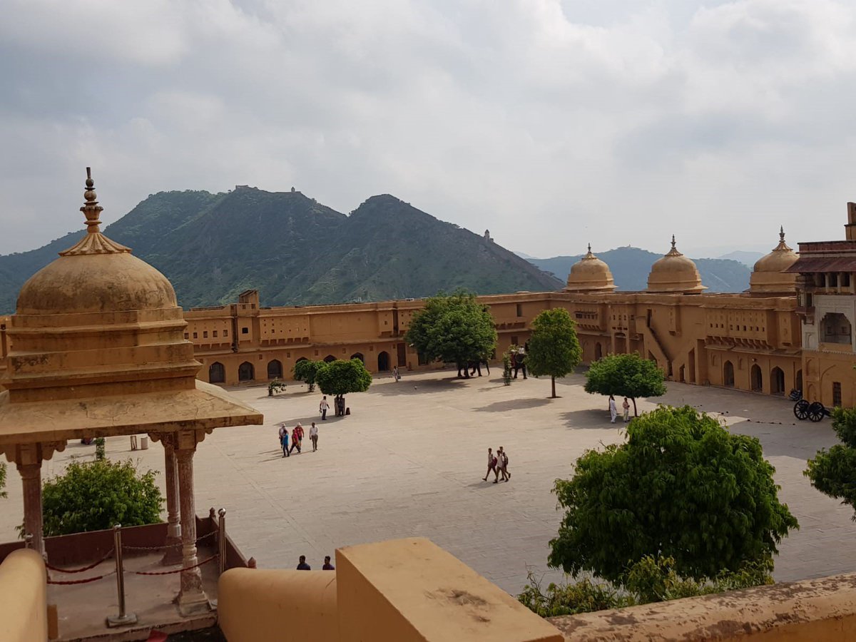 edwindoransport's tweet photo. Four of our team are on an inspection visit to #India this week looking at accommodation, sports facilities &amp; excursions. 

#sportstours
#Indiasportstours
#tourlife
#TajMahal https://t.co/cPiGhOdhqo