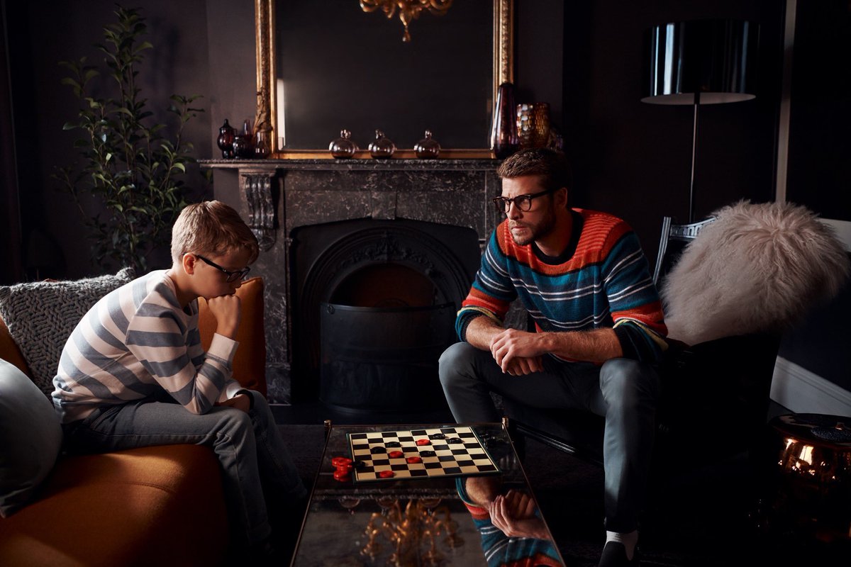 liamhemswsource's tweet photo. BTS #LifeFocused campaign with @liamhemsworth. https://t.co/EdvR8MDD9V