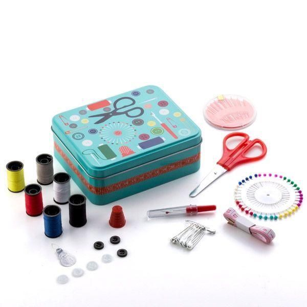 UniKitOut's tweet image. It&apos;s always handy to have a needle and thread around. Especially when you&apos;re away from home and can&apos;t rely on your parents to sew your buttons back on! 

Check out our sewing kit now &amp;gt;&amp;gt;&amp;gt; unikitout.com/products/sewin…

#studentstuff #uni #freshers2019