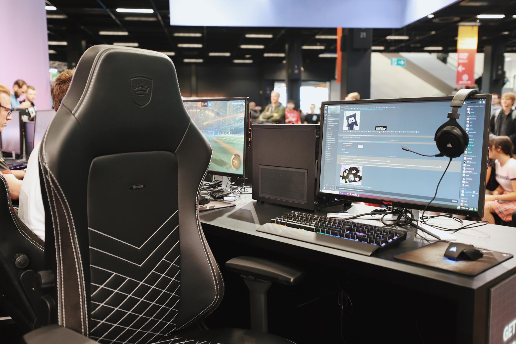 Discord on Twitter "psssst hey EU friends who are up right now. chair