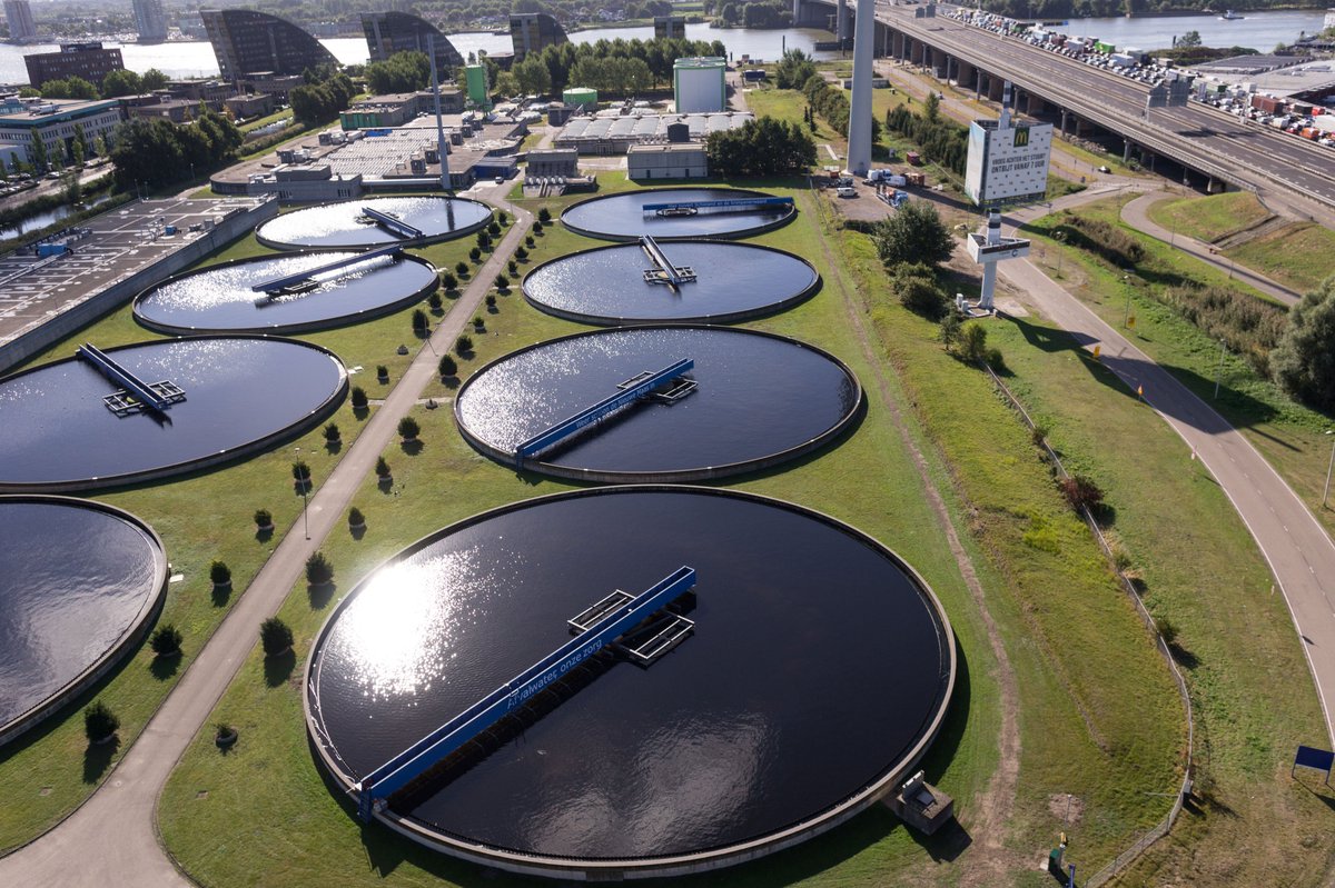 De warmte van het water wat wij zuiveren op afvalwaterzuivering Kralingseveer in @Capelle_IJssel willen we gaan inzetten om in het werk-woongebied #Rivium de woningen en het water te verwarmen #aquathermie #slimwaterbeheer #duurzaam  schielandendekrimpenerwaard.nl/actueel/nieuws…