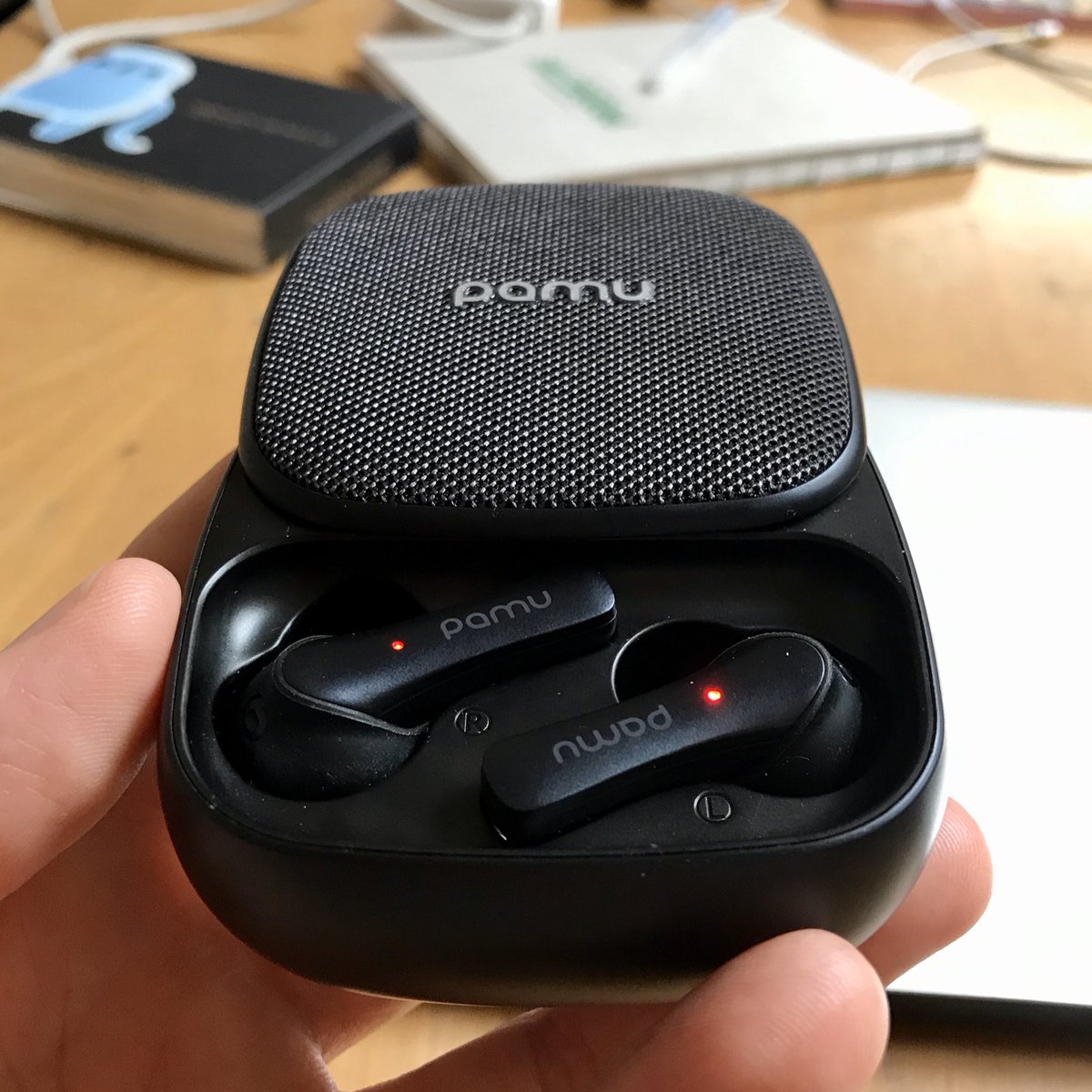 maxbesnard's tweet image. Une semaine que j’ai reçu mes #PamuSlide et vraiment hyper satisfait ! Le son est nickel, aucun souci de connexion avec l’iPhone, tenue irréprochable et surtout, surtout : super isolation 🔥 cc @ppgarcia75