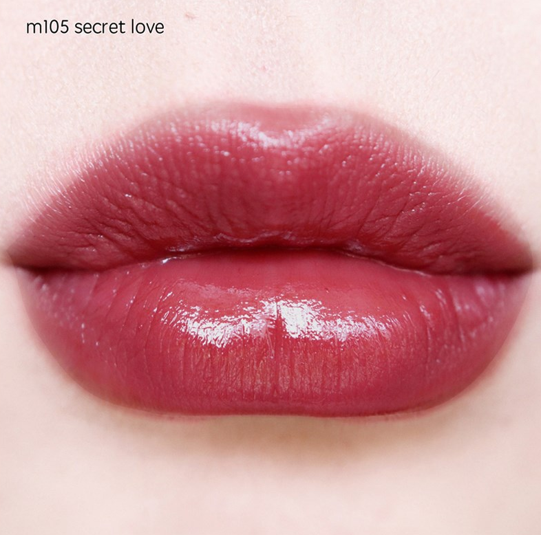 Melynn_Makeup's tweet photo. ลิปสติกสี M105 : Secret Love
Melynn Hight Shine Intensity Lipstick 💋
ความรักที่ต้องเก็บเป็นความลับ จะรอดไม่รอด
แต่ขอให้สีปากรอดไว้ก่อน ต้องใช้แล้วแม่ !!
ราคาโปรโมชั่นตอนนี้ เพียง 350.-
#Melynn #cosmeticthailand #lipstick #cosmetic
#Melynnlipstick #รีวิววนไป #ถูกและดีบอกต่อ https://t.co/RJvupRelWq