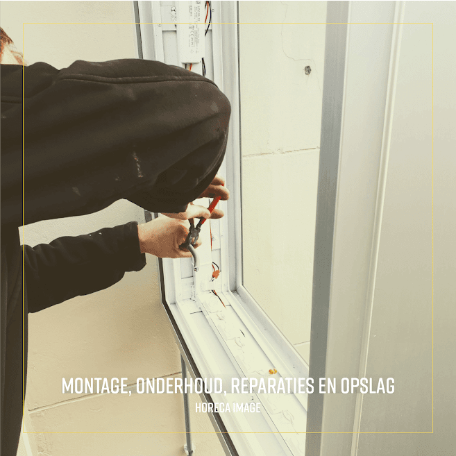 Een kapotte lichtbak is letterlijk en figuurlijk geen reclame voor je zaak. Wij helpen je graag om je kapotte lichtreclame te herstellen. Heb je vragen hierover? Stuur ons een bericht! #horecaimage horecaimage.nl