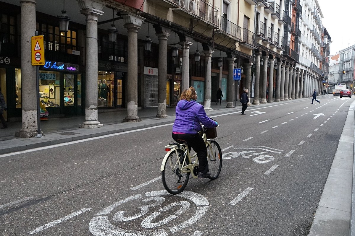 AyuntamientoVLL's tweet photo. ⚠️ AVISO: El @AyuntamientoVLL DESACTIVA la Situación 1 "ante el descenso de los niveles de partículas"
Más información en 🔗 https://t.co/aiSOn81lt8
Gracias por la comprensión y disculpas por las molestias ocasionadas 😉
#Contaminación #Situación1 #DESACTIVADA ✅ https://t.co/10JnxBsEGr