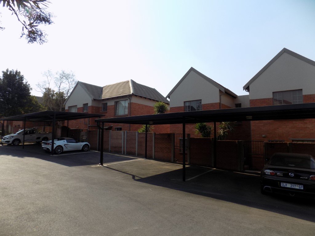 RelianceAuction's tweet image. 2 BEDROOM - 1 BATHROOM - GROUND FLOOR APARTMENT
TOP LOCATION - 24 HR SECURITY

WANT THIS PROPERTY IN NORTHRIDING??

For 'INFO PACK' comment with your email and contact number below, or contact George on 0603999654