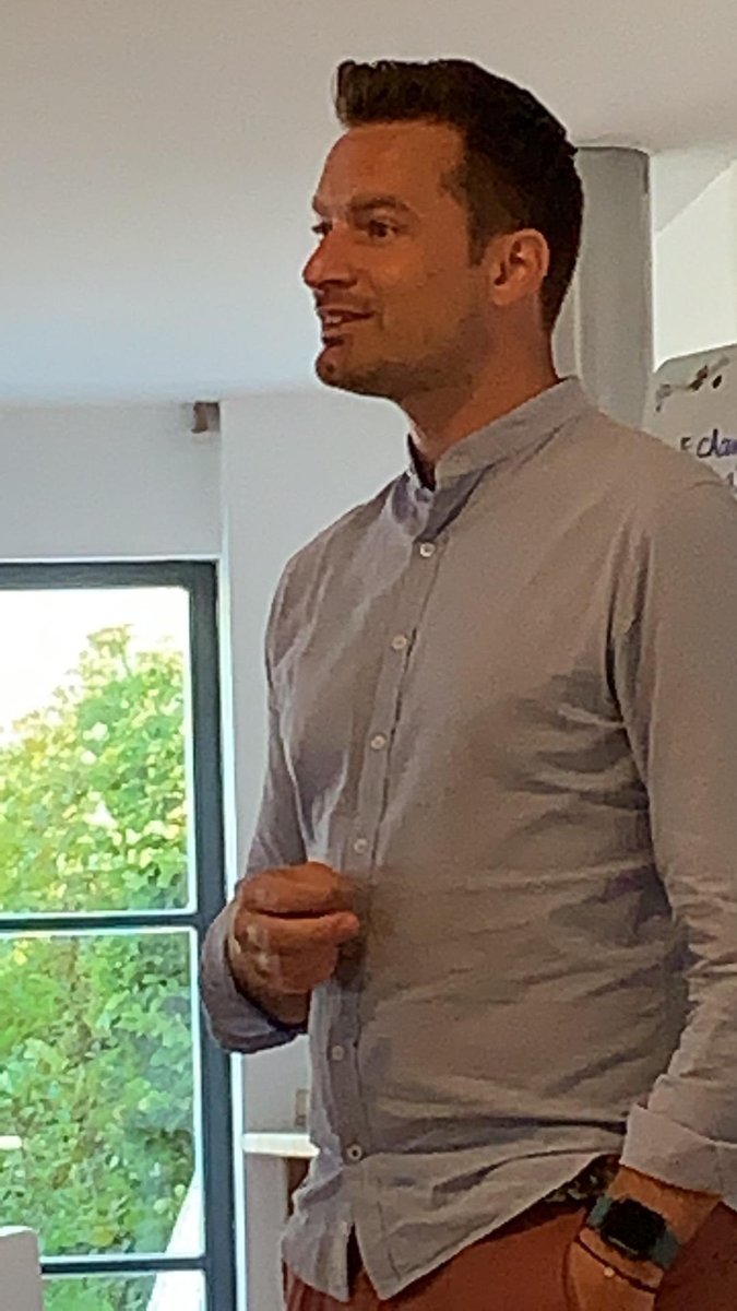 Merci <a href="/rozoycharles/">Charles ROZOY</a> pour ton discours inspirant. « Tout le monde peut devenir ou faire ce qu’il veut. La question à se poser c’est ‘Qu’est ce que vous êtes prêts à perdre pour y arriver? » #boilcamp2019 <a href="/LoftOffiz/">LoftOffiz</a>