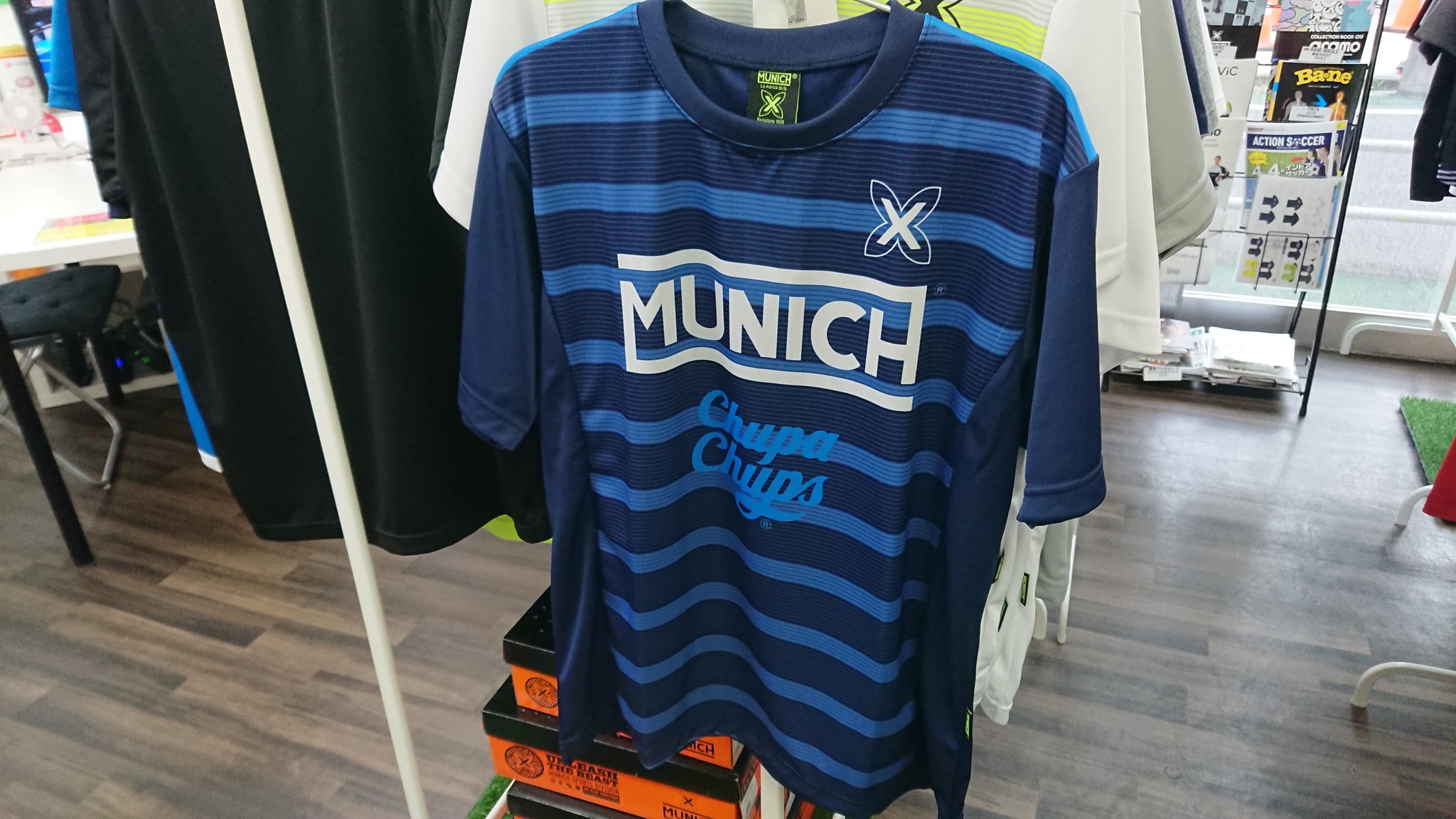 フットサルショップ Panna Munichチュッパチャプスロゴ昇華プラクティスシャツ Munich チュッパチャプス共にスペインバルセロナ発 Munich Xmunich Chupachaps Futsalshoppanna T Co Gvveiws6fl T Co Mchf2tabe6 Twitter