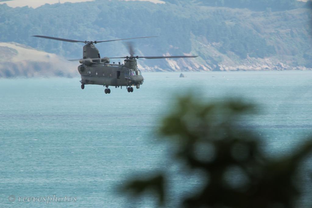 NickReeves74's tweet photo. Great to see ZA720 from RAF Odiham over the South Devon coast this morning @RAF_Odiham @RoyalAirForce #bladeslap #military #raf #wokka #southhams #southdevon #devon #lovewhereyoulive https://t.co/cQOj26QAAT