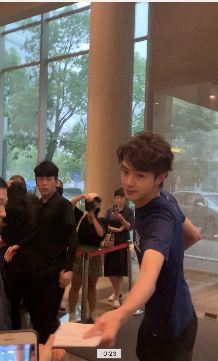 darrenchen_fan's tweet photo. #DarrenChen #KuanHung #GuanHong #官鸿 #SuperNovaGames 

More pictures posted on Weibo
With #CaesarWu on the first photo

Credit: zhi吱吱兔 and xxxinyua_ https://t.co/YTRYuwp6hS
