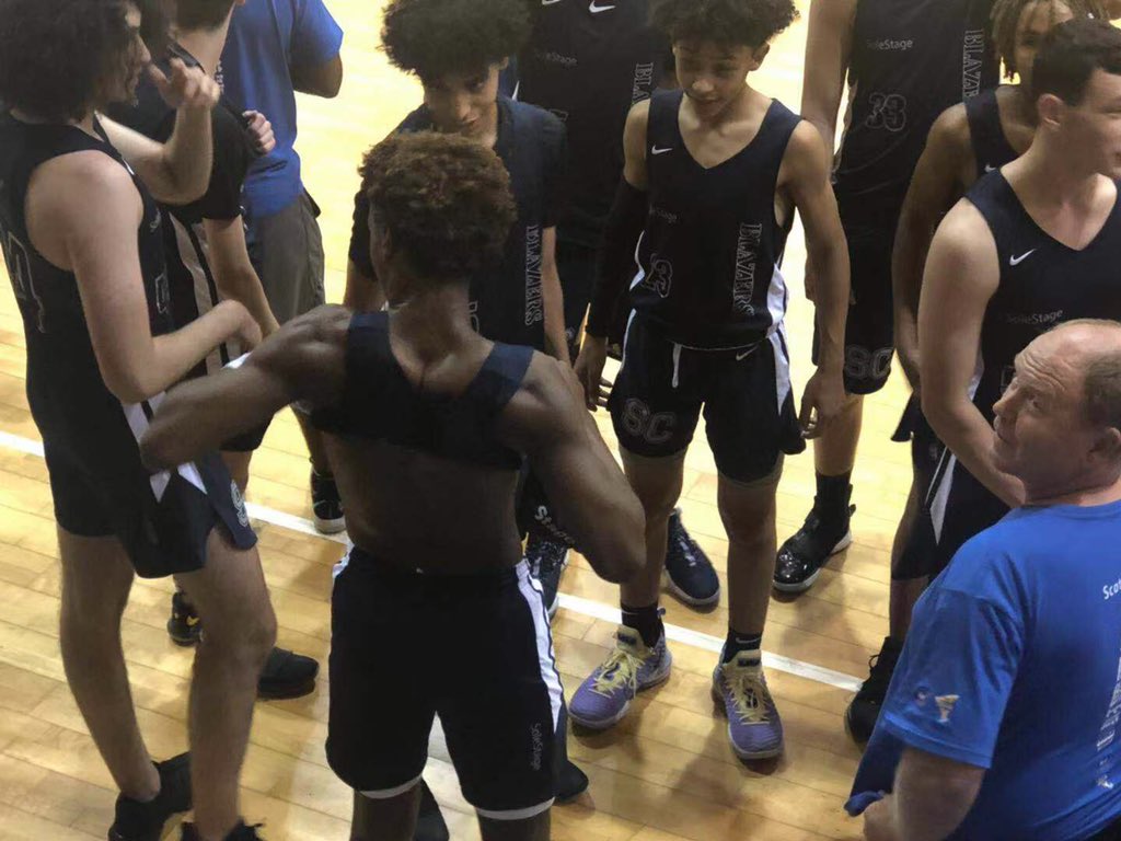 monmonloo's tweet photo. bronny https://t.co/RT00WZBrGA