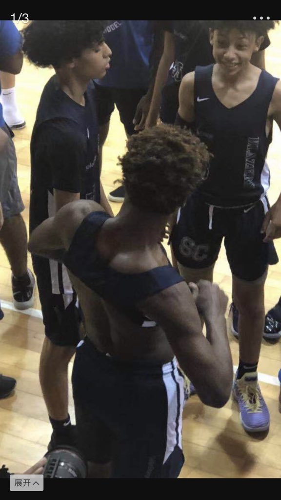 monmonloo's tweet photo. bronny https://t.co/RT00WZBrGA