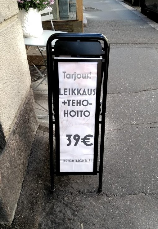 Verbicom's tweet photo. Mainos kadulla Helsingin Meilahdessa. Toteutuiko terveydenhuollon valinnanvapaus sittenkin? https://t.co/sNKD9ELYXp