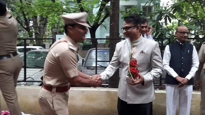 ggborse's tweet photo. Flag hosting at Gangapur road (Nashik) Police station and at Sanchar Bhavan by @gmtnsk 
@cgm_mh_bsnl @BSNL_MH @BSNLCorporate @neerja_tiwari @mbsangale @NashikNews https://t.co/6PtYLPZ9mu
