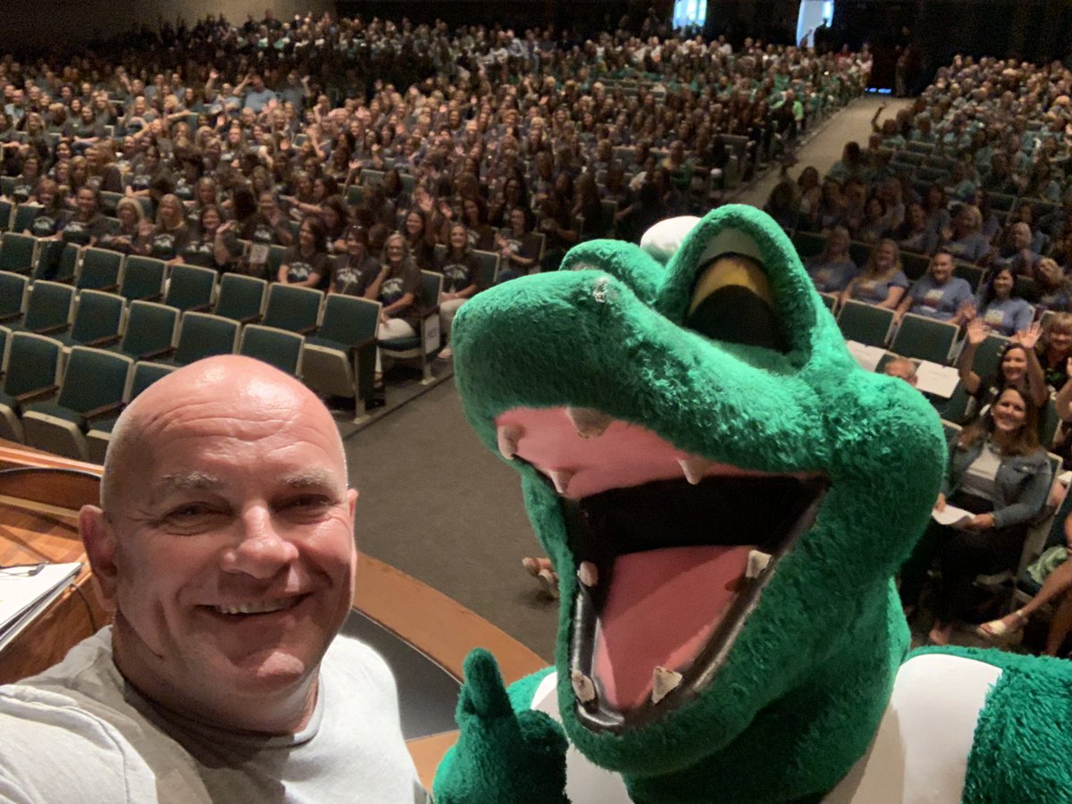 Convocation is on!!  Go #Dragons!!  <a href="/Carrollisd/">Carroll ISD</a> #ExpectExcellence