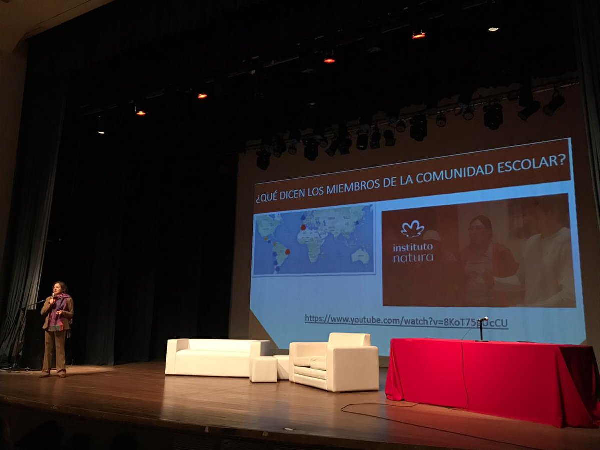 Ahora, Adriana Marigo, de la Universidad Federal San Carlos (Brasil) presenta los desafíos de la gestión escolar en Comunidsdes de Aprendizaje.