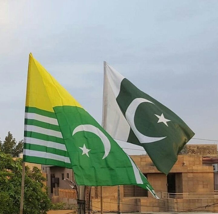 AH_Basra's tweet photo. لکھنے کو بہت کچھ ہے لیکن آج بس اتنا ہی کہنا ہے...

" کشمیر ہمارا ہے... ہم کشمیر ہیں "
#کشمیربنےگاپاکستان
#KashmirIsOurWeAreKashmir
میرے وطن تیری جنت میں آئیں گے ایک دن...انشاءاللہ https://t.co/8EOT5gXfdC