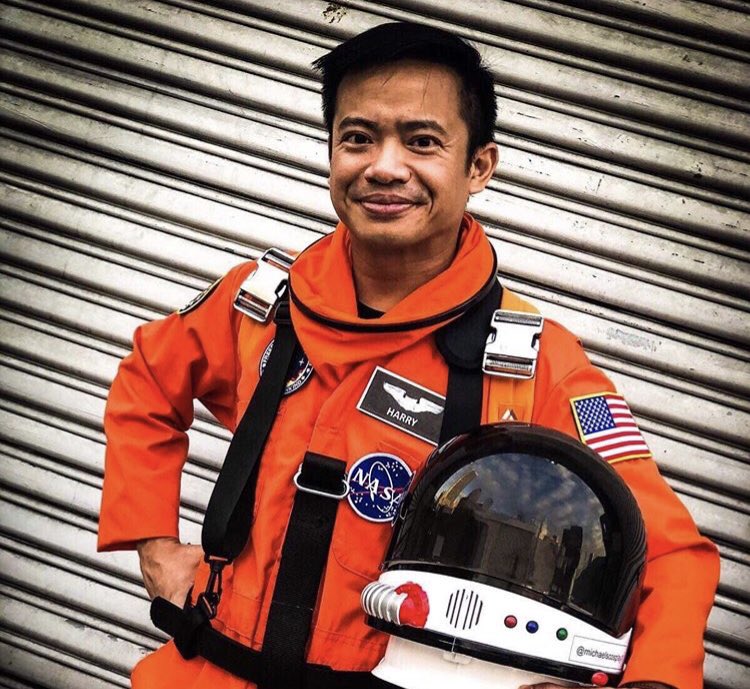 startreksuther1's tweet photo. @AstronautAbby Lol! I love science but I also love drama, the 90s, Aerosmith, and the old days of summer blockbuster movies! STEM education &amp; awareness is a must but I’ll also cry at the final scene of Armageddon every time lol. My Bruce Willis costume: #imcorny #bisci #STEM #cosplay @jfaherty https://t.co/jYeBmYsCo5